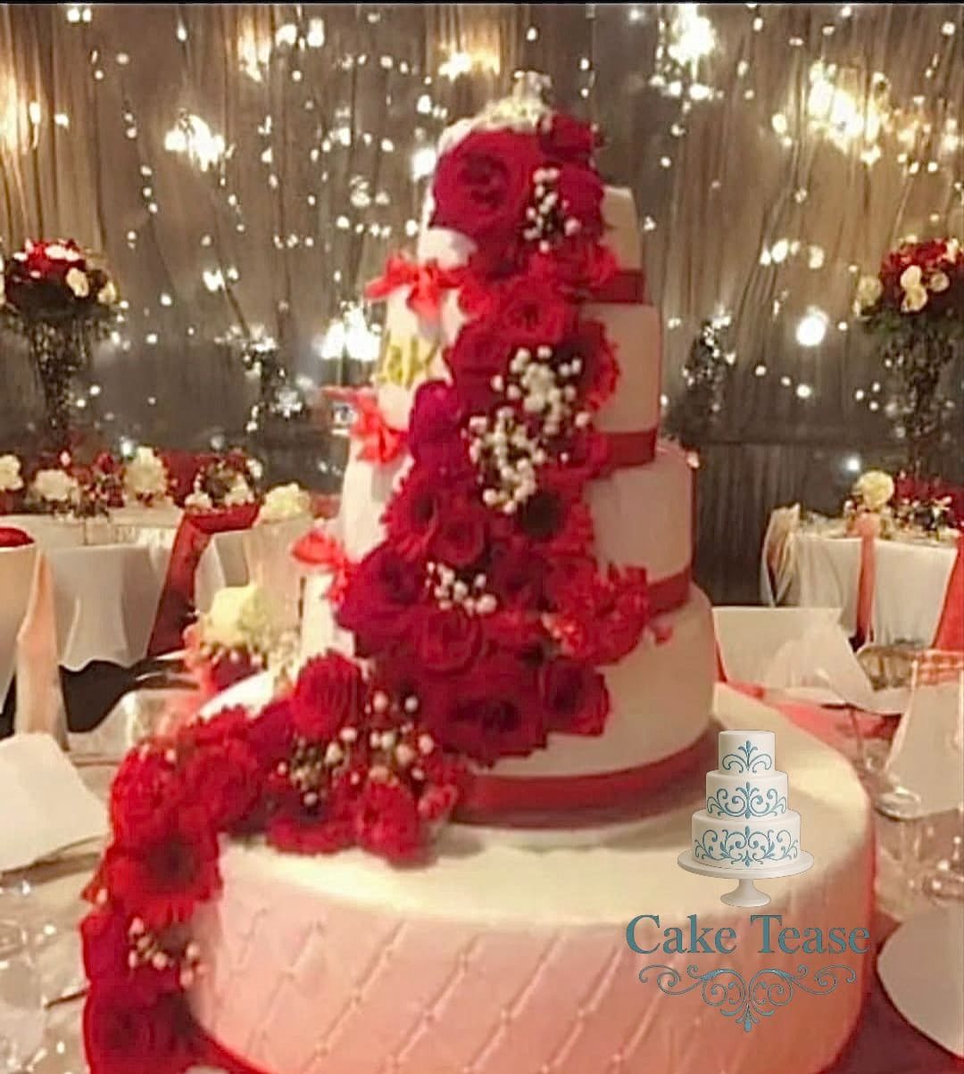 Wedding Cake sophistiqué avec décor floral